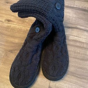 UGGs knit boots size 6 black